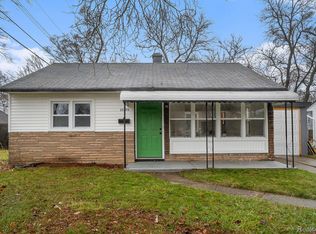 10770 Saratoga St, Oak Park, MI 48237