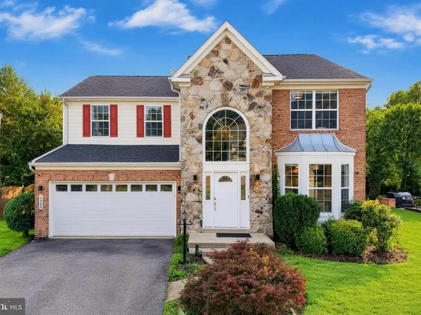 5969 Tapestry Dr, Woodbridge, VA 22193