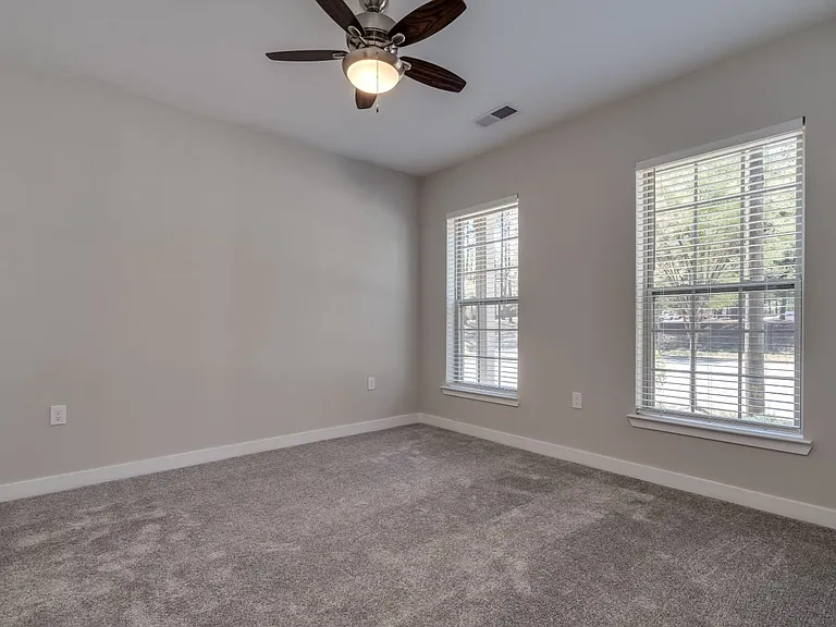 Bedroom (Luxury Floor Plan)