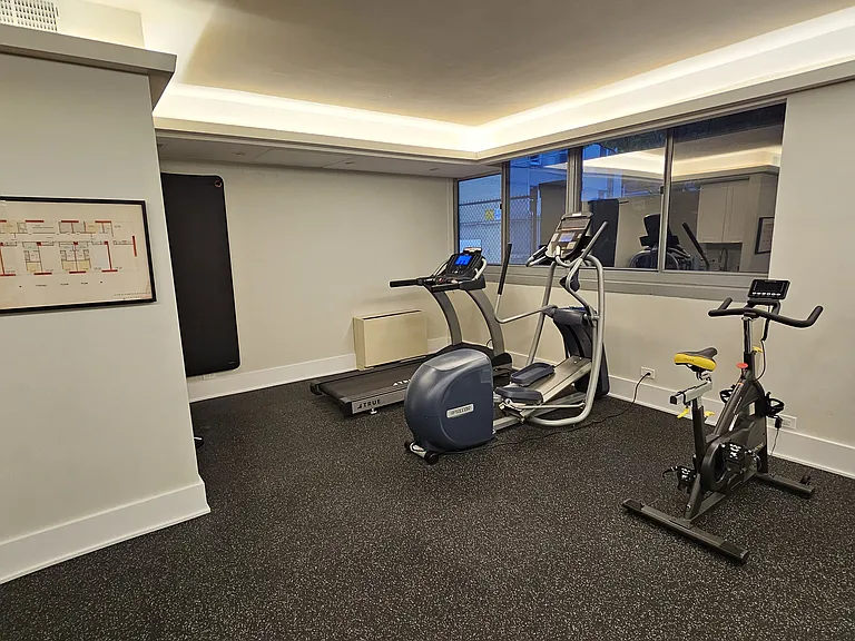 1555 N Dearborn Pkwy #27E — Photo 51