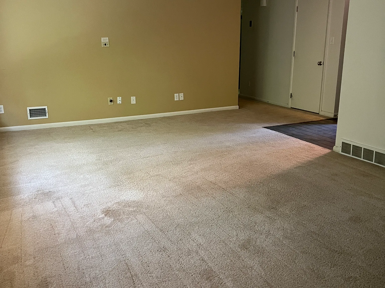 3 bed, 1900 sqft, $2,500 — Photo 3