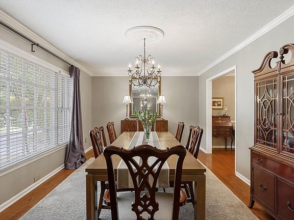 5th image of 3550 Burntleaf Ln