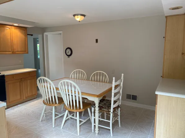 11900 Devilwood Dr, Rockville, MD 20854