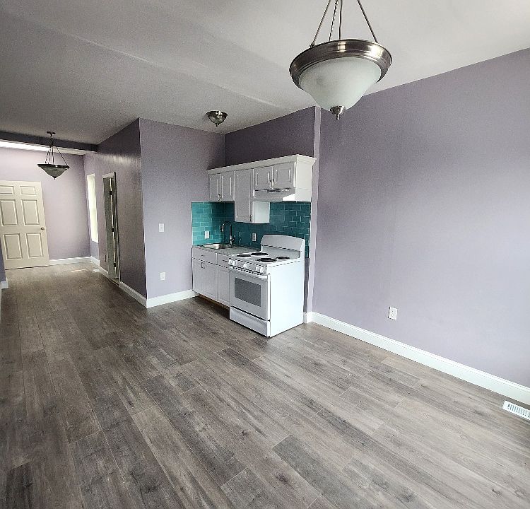 2nd image of 322 Walnut St #3