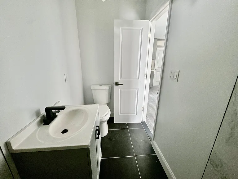 10 Lake Ave #2 — Photo 11