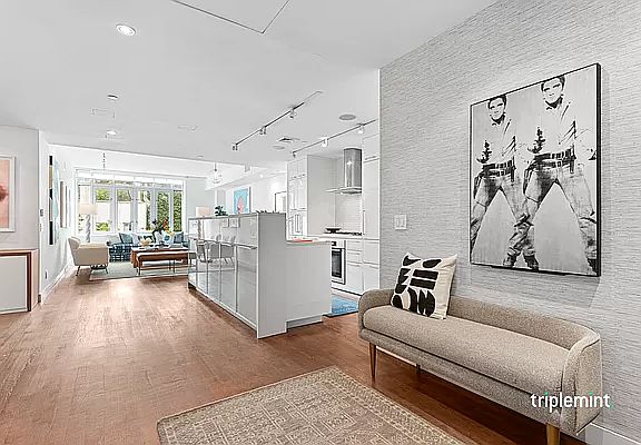 5th image of 246 W 17th St APT 3D