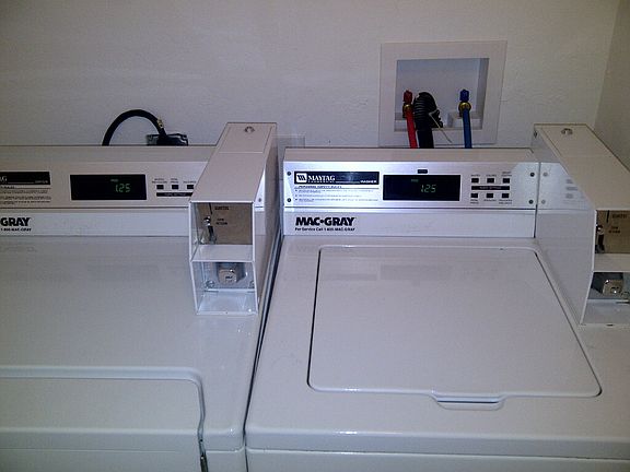 4th image of 1550 Meridian Ave APT 4