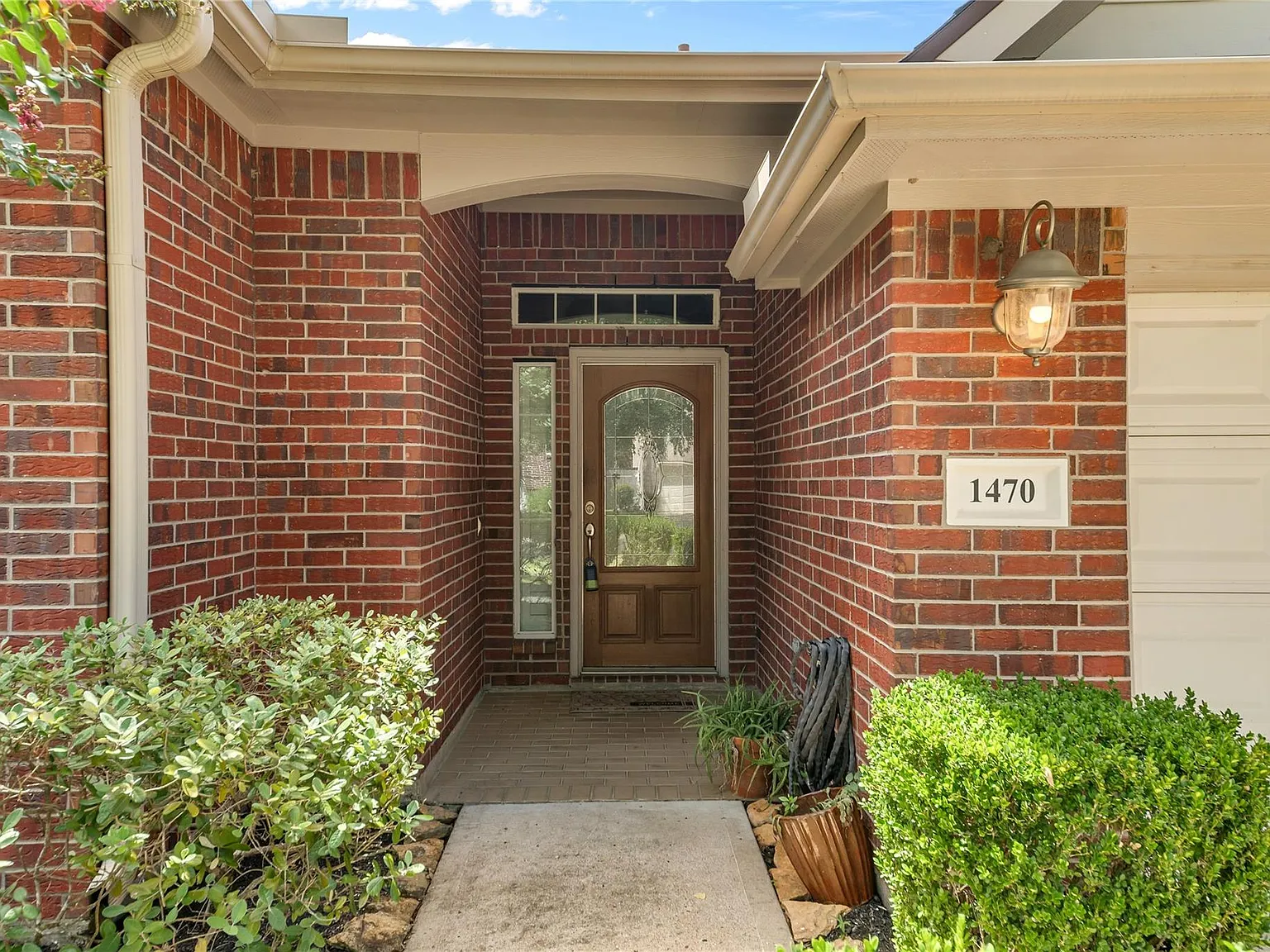 3 bed, 2.5 bath, 2174 sqft, $3,000 — Photo 3