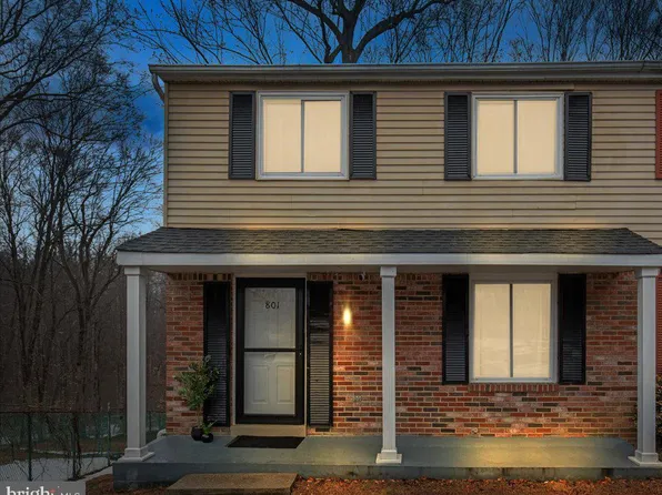 801 Calvert Towne Dr, Prince Frederick, MD 20678