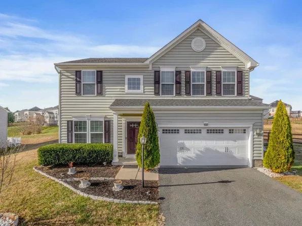 79 Holly Hill Dr, Barboursville, VA 22923