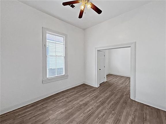 2nd image of 3929 Banks St