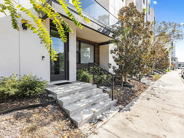 Audubon Pl — Photo 36