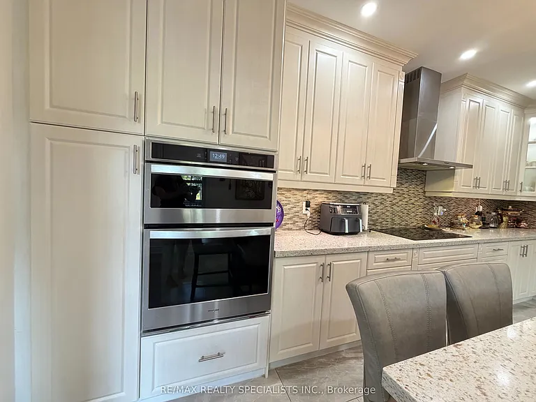 214 McCready Dr — Photo 15