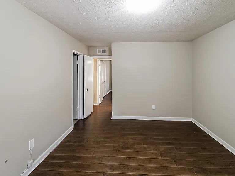 119 Richard Way — Photo 14