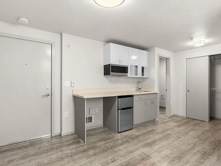 1806-1812 12th Ave Apartments — Photo 13