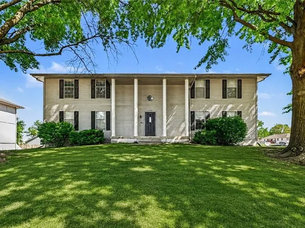 1310 NW Valley Woods Ct, Grain Valley, MO 64029