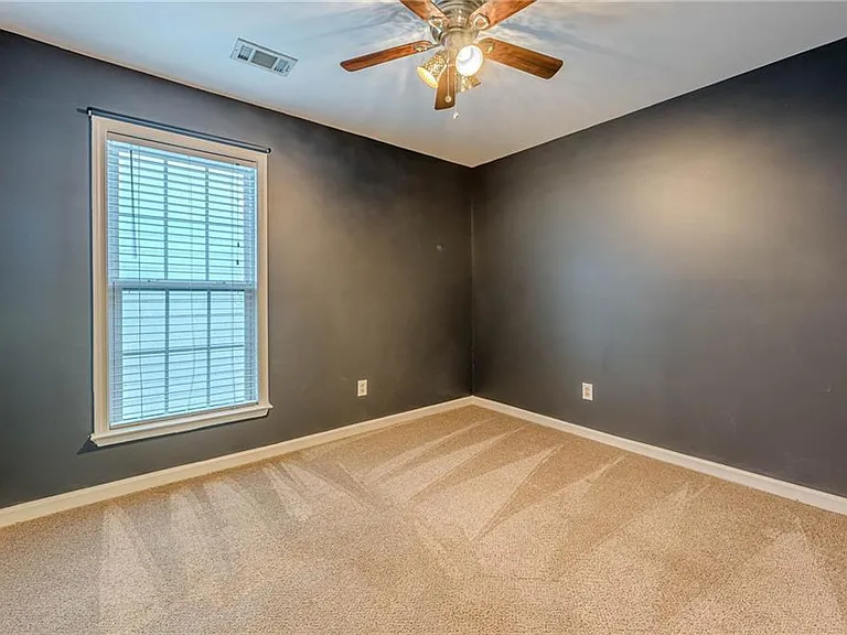 300 Balaban Cir — Photo 17