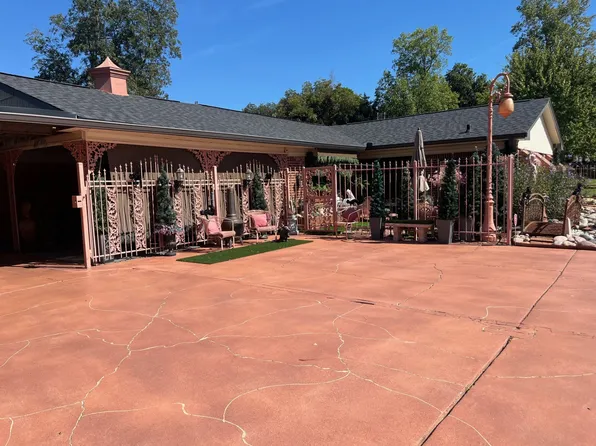 2821 W Cavett Dr, Shreveport, LA 71104