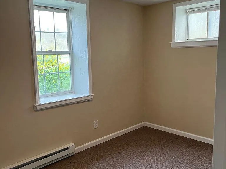 211 College Dr — Photo 28