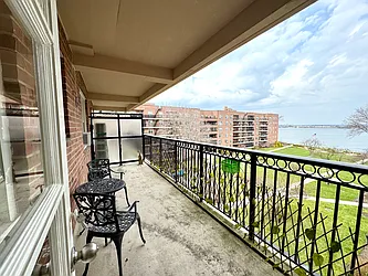 162-41 Powells Cove Boulevard, #5C