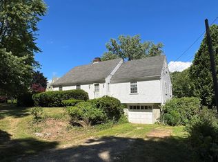 17 Walton Rd, New Castle, NH 03854