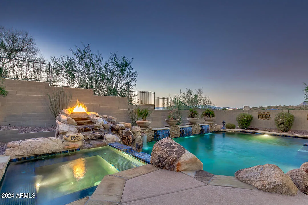 4 bed, 2.5 bath, 3275 sqft, $4,000 — Photo 2