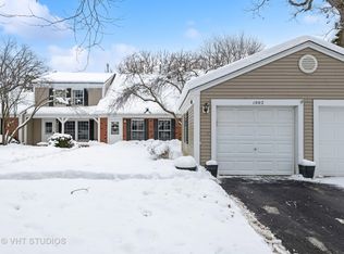 1002 Oak Valley Dr, Cary, IL 60013