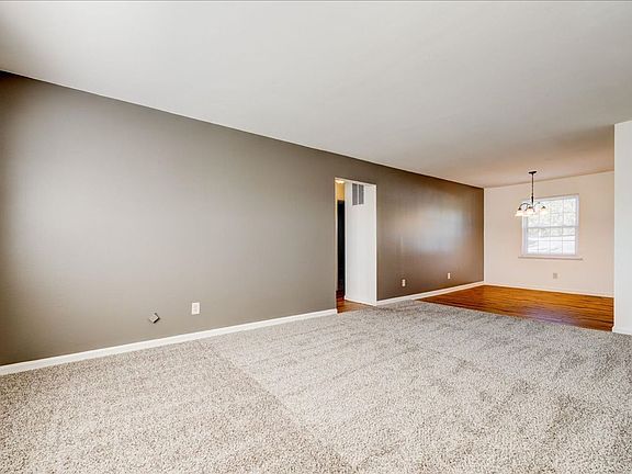 4th image of 2910 Ravenswood Dr