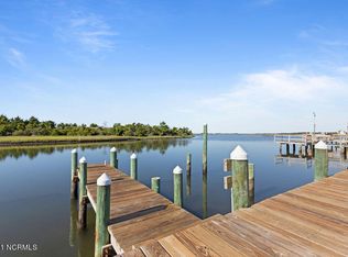 1 Diamond Point Ct, Holly Ridge, NC 28445