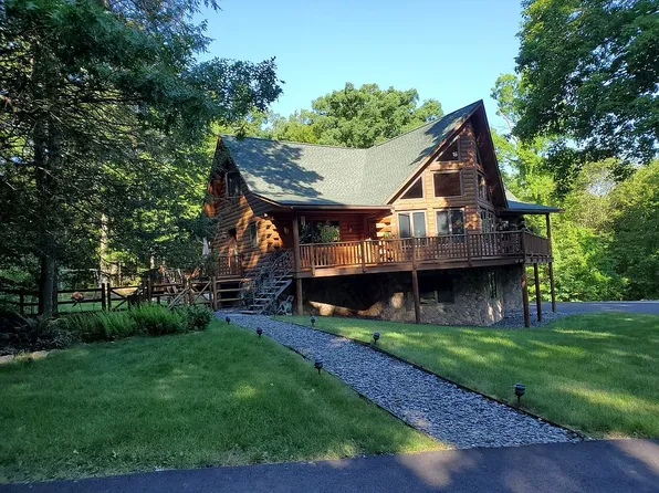 33 Cimarron Rd, Putnam Valley, NY 10579