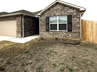 2032 Dillards Dr, Chickasha, OK 73018