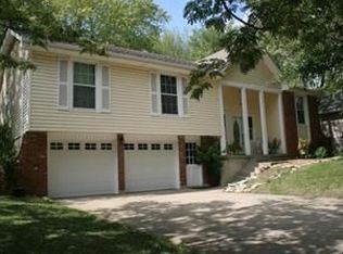414 N Jackson St, Raymore, MO 64083