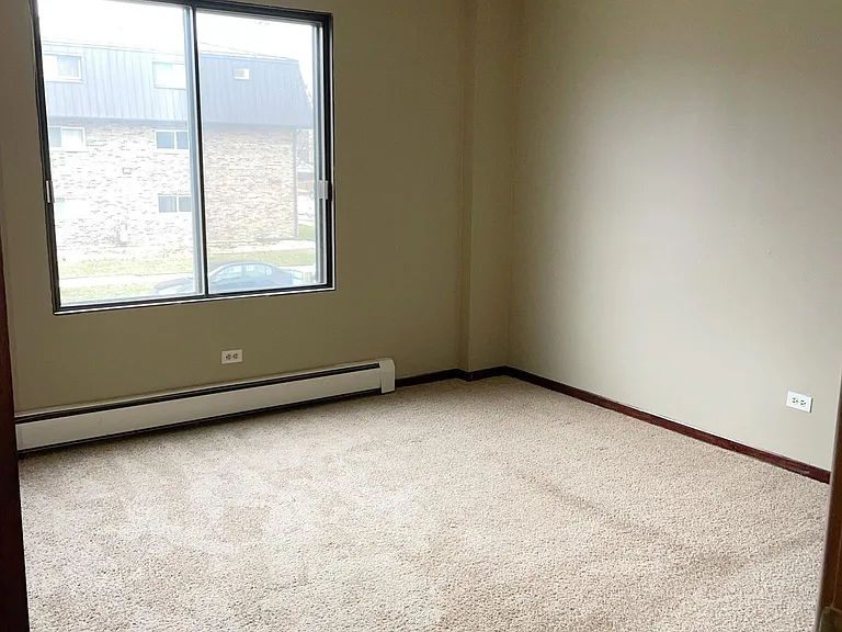 10505 Parkside Ave #2F — Photo 9
