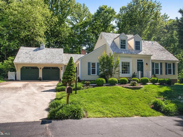 3120 Cave Ct, Woodbridge, VA 22192