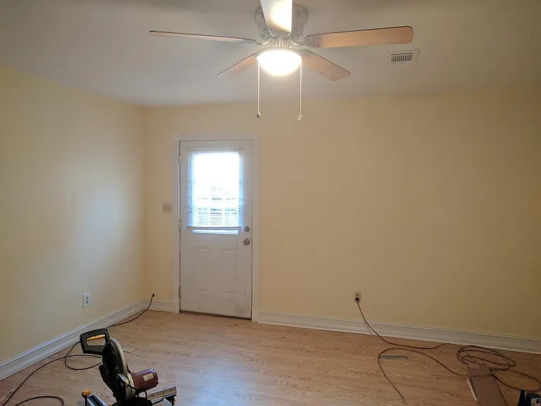 1317 Redwood Ln — Photo 6