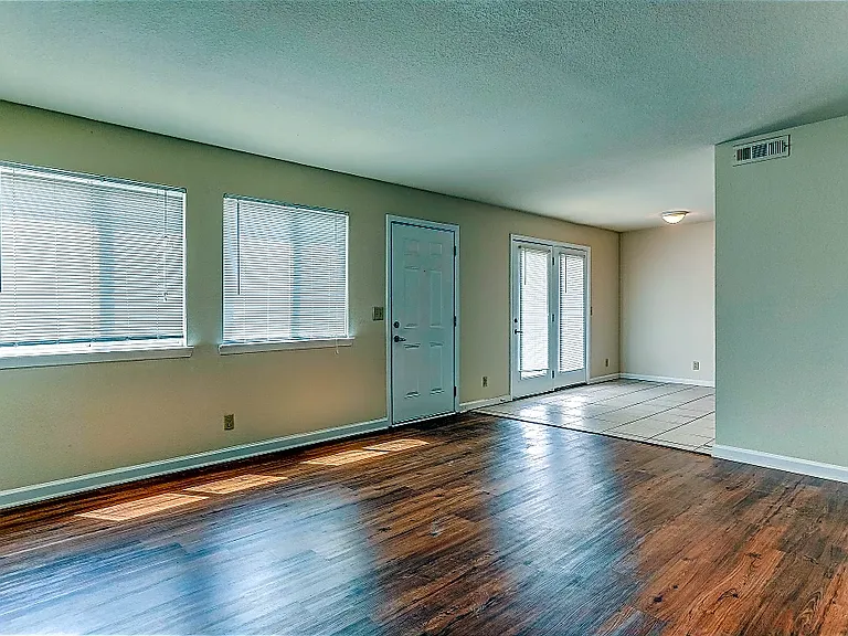 Taylor Way Apartments — Photo 9