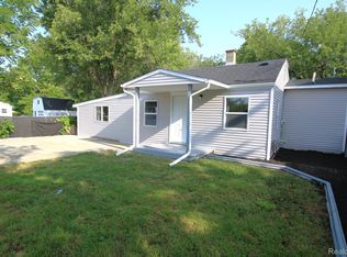 1106 W Judd Rd, Flint, MI 48507