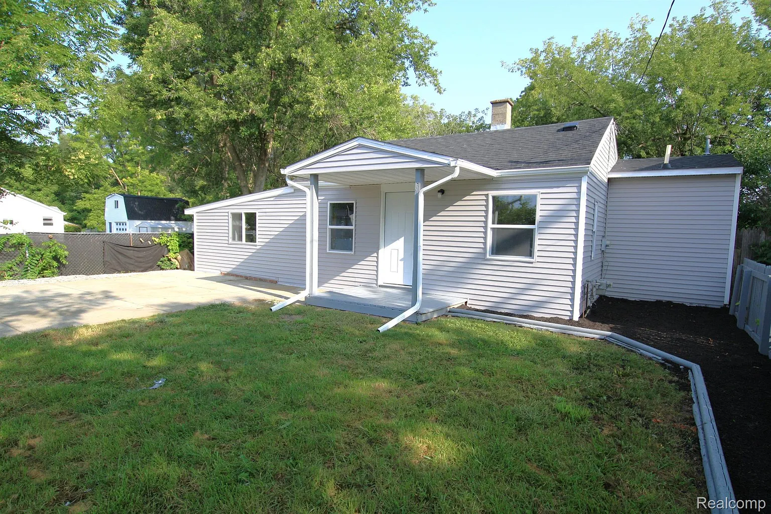 1106 W Judd Rd photo 1