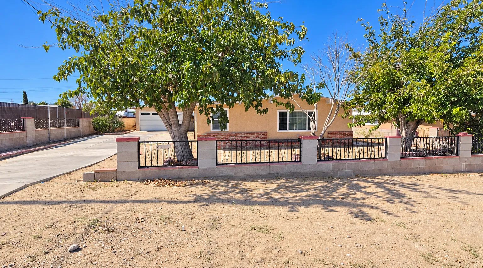 4 bed, 1407 sqft, $1,900 — Photo 1