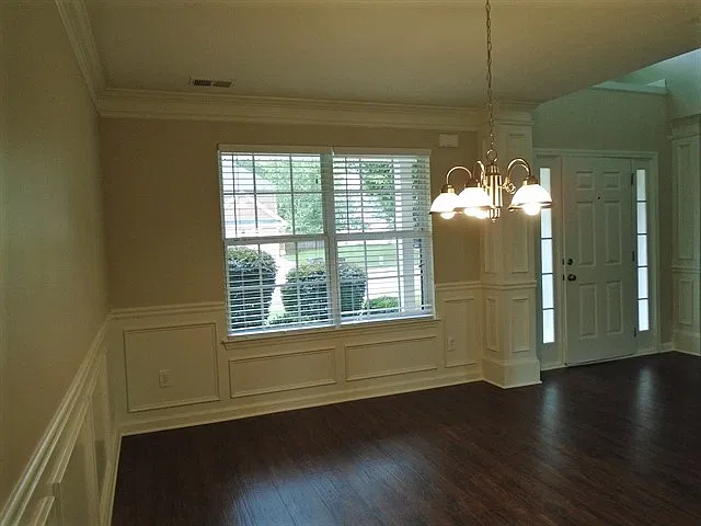 4 bed, 3.0 bath, 2924 sqft, $2,640 — Photo 3