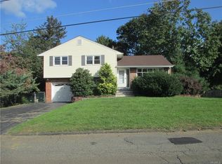 6 Beech Dr, Stony Pt, NY 10980