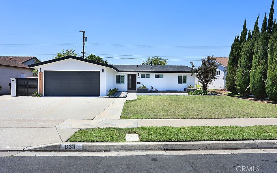 1st image of 833 N Felicidad St