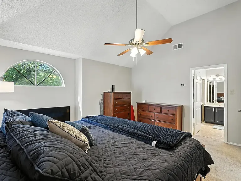 1426 Harmony Ln — Photo 31