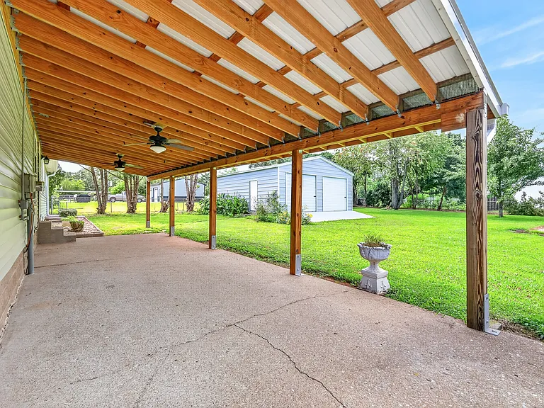 2504 Angelyn Dr — Photo 30