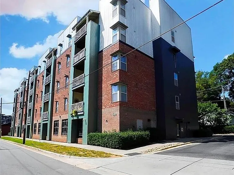 630 Calvert St #206 — Photo 1