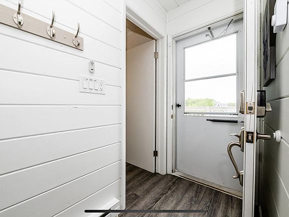 4th image of 5340 Notre Dame Ave APT 32