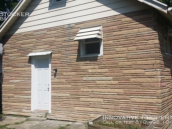 3rd image of 968 Stocker Ave