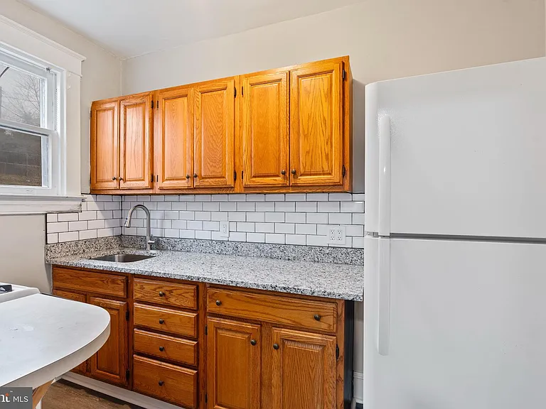 639 Plymouth Rd — Photo 7