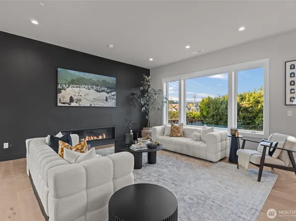 904 N 33rd Place, Renton, WA 98056