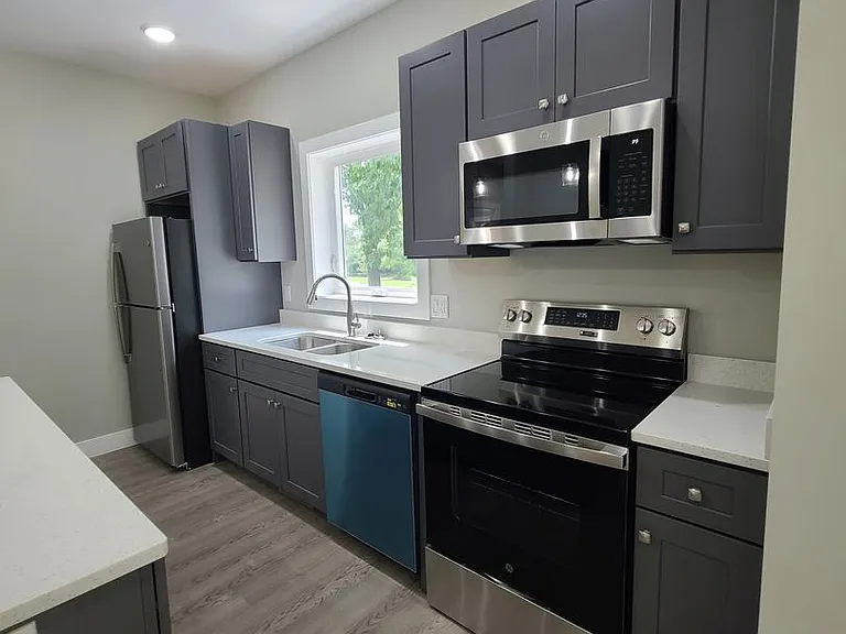 408 W Main St — Photo 5